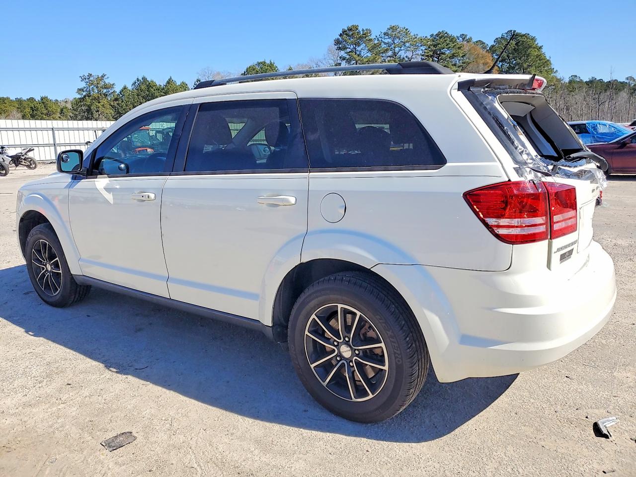 2017 DODGE JOURNEY SE photo 3