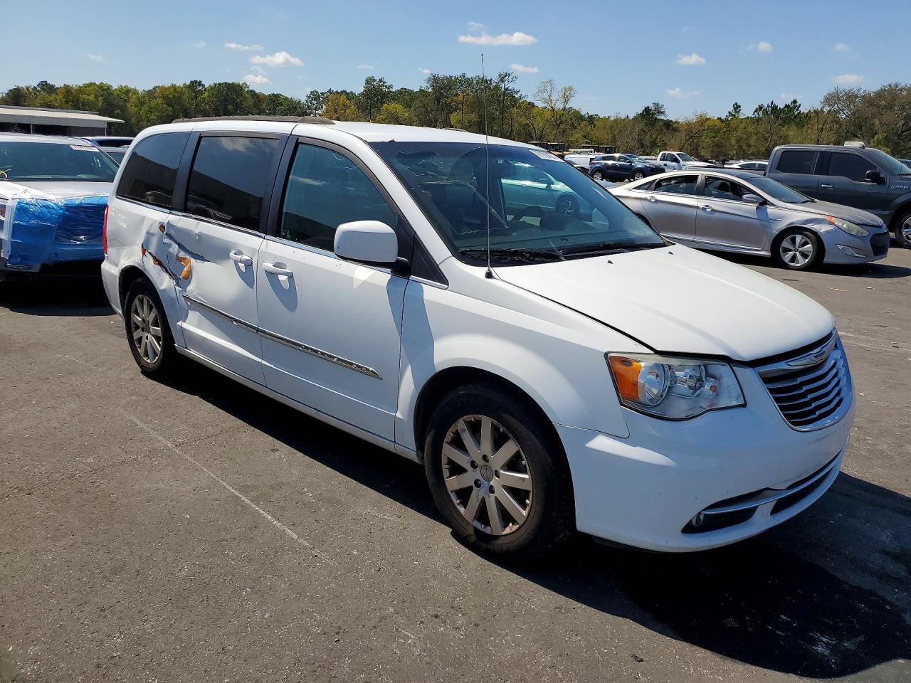 2015 CHRYSLER TOWN & COUNTRY TOURING photo 10