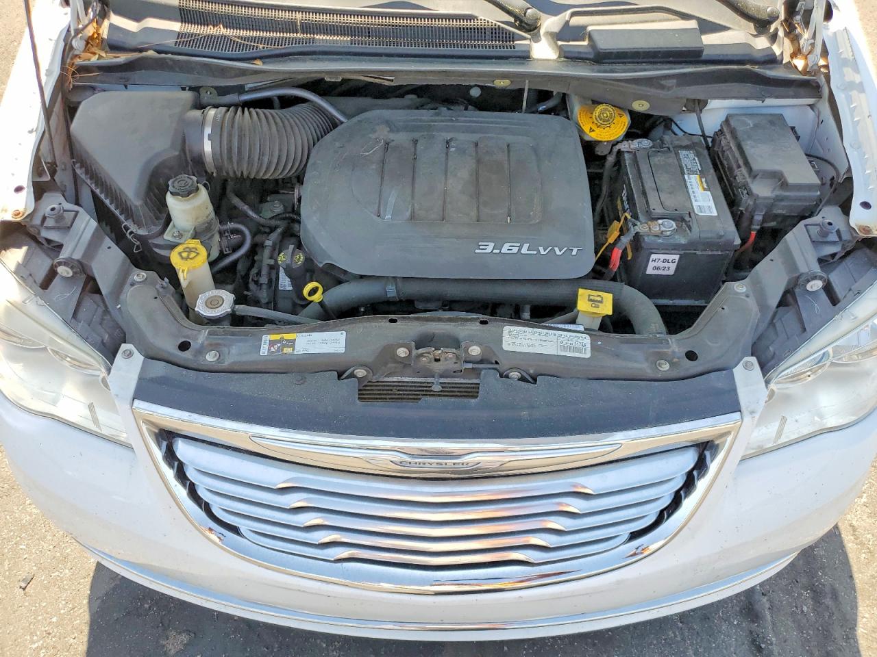 2015 CHRYSLER TOWN & COUNTRY TOURING photo 34