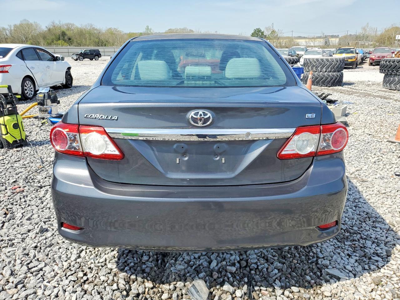 2011 TOYOTA COROLLA LE photo 6