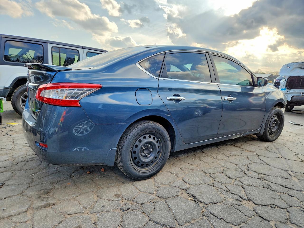 2014 NISSAN SENTRA S photo 5