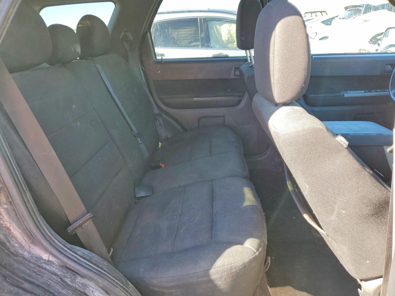 2010 FORD ESCAPE XLT photo 21