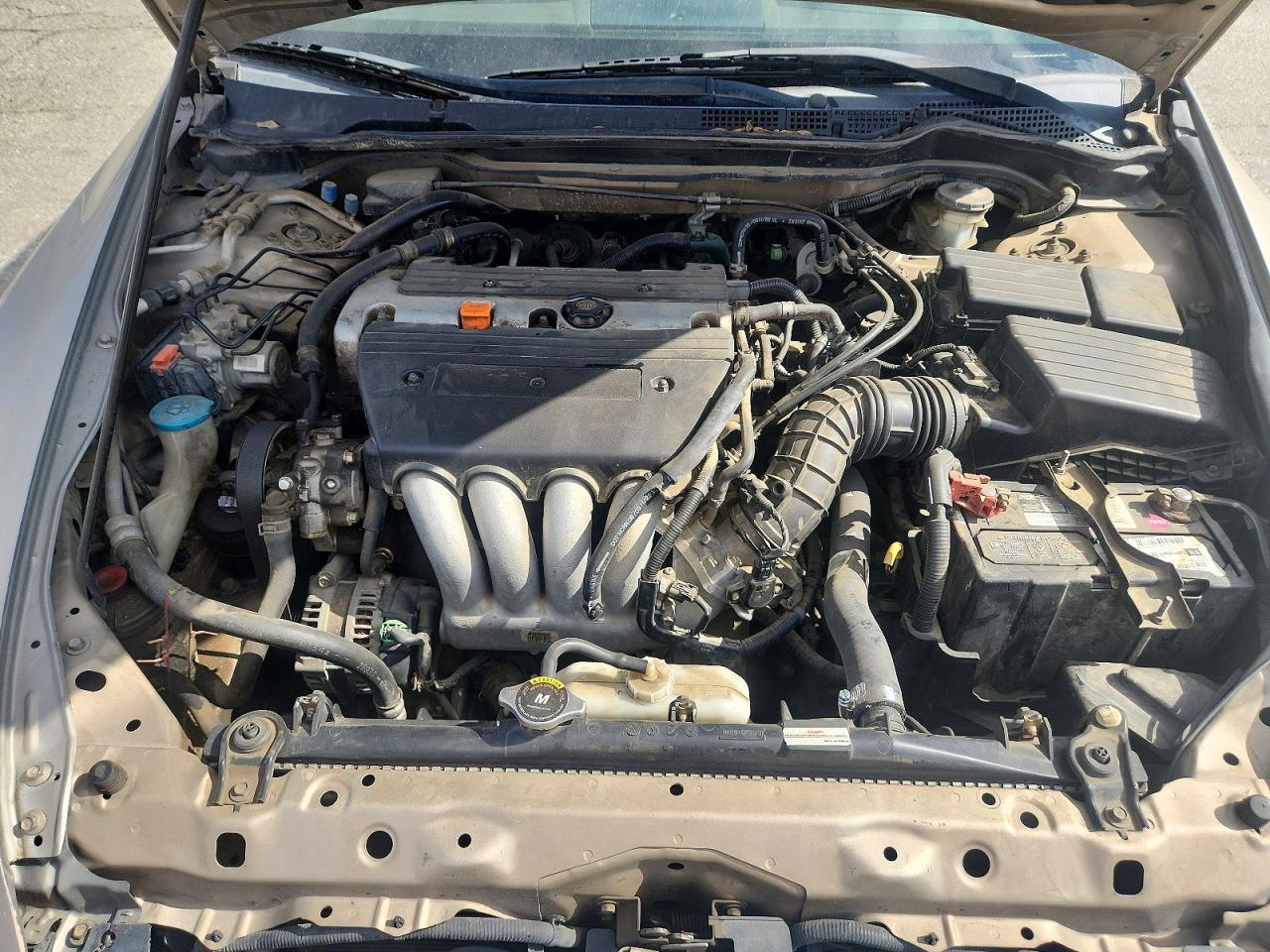 2004 HONDA ACCORD LX photo 21
