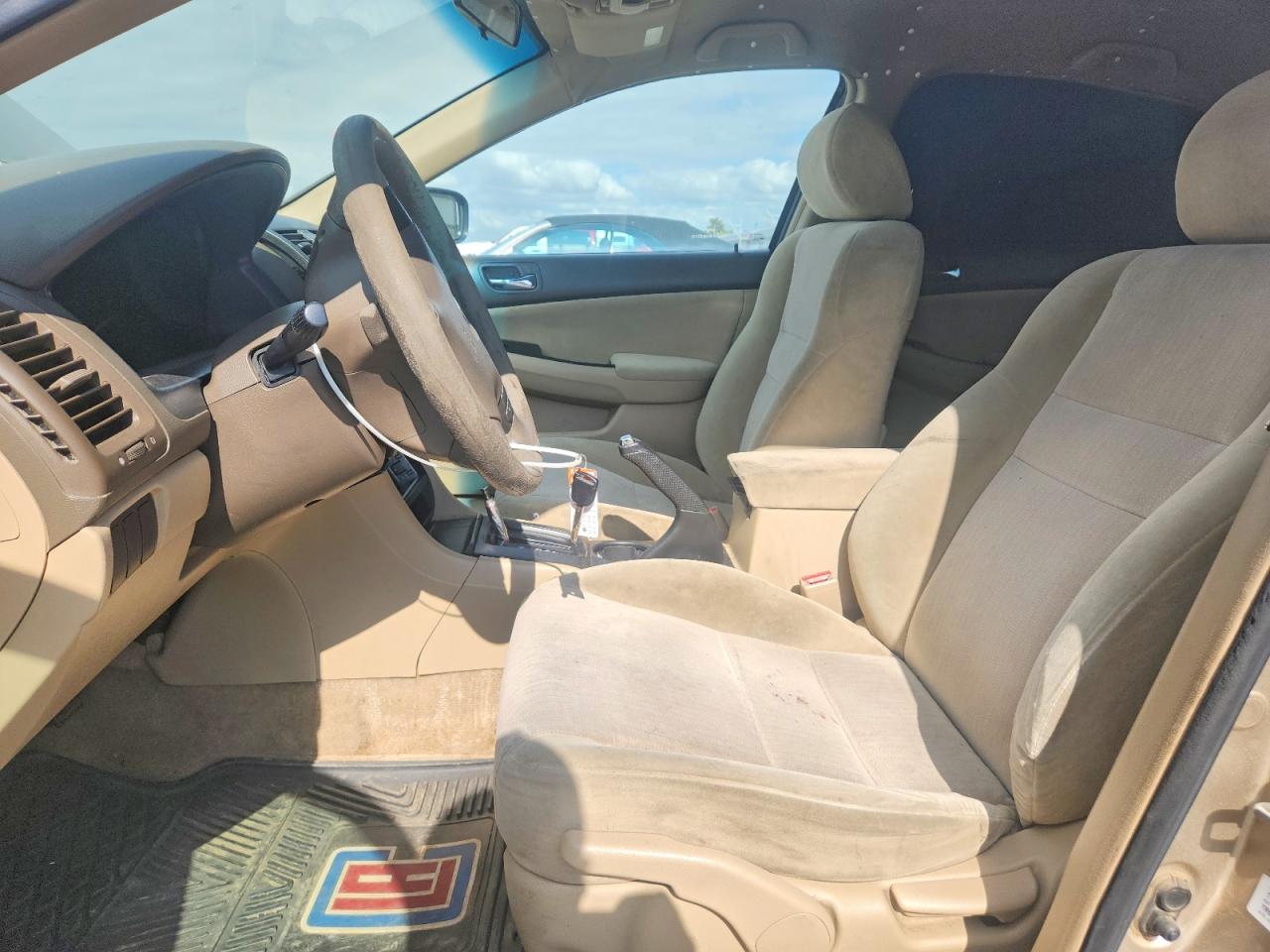 2004 HONDA ACCORD LX photo 13