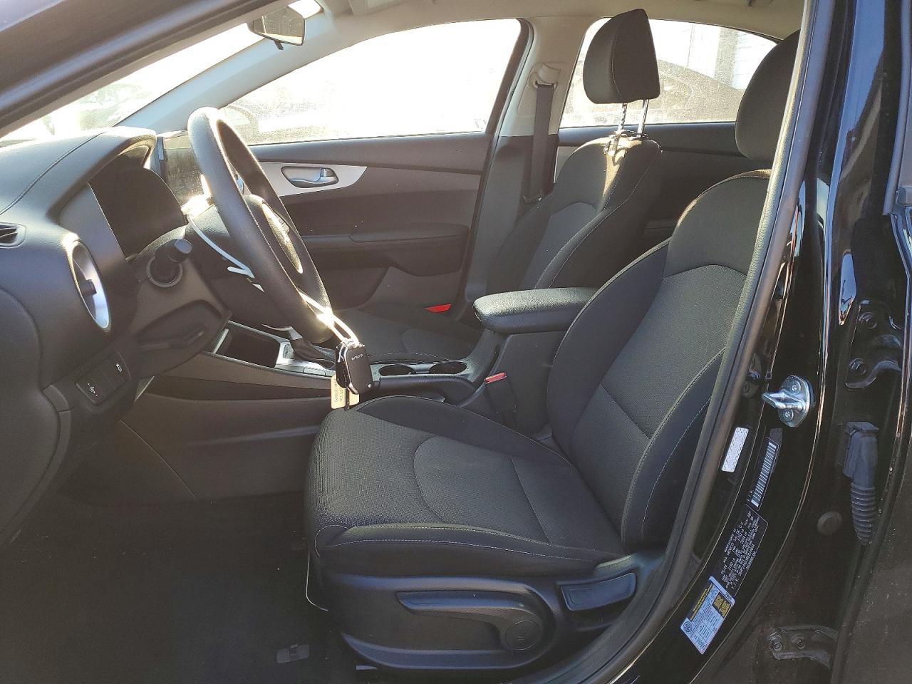 2024 KIA FORTE LX photo 7