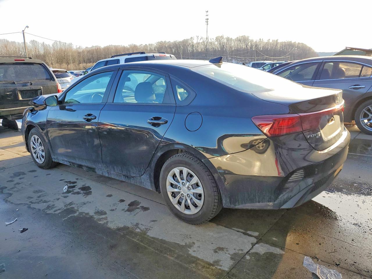 2024 KIA FORTE LX photo 2