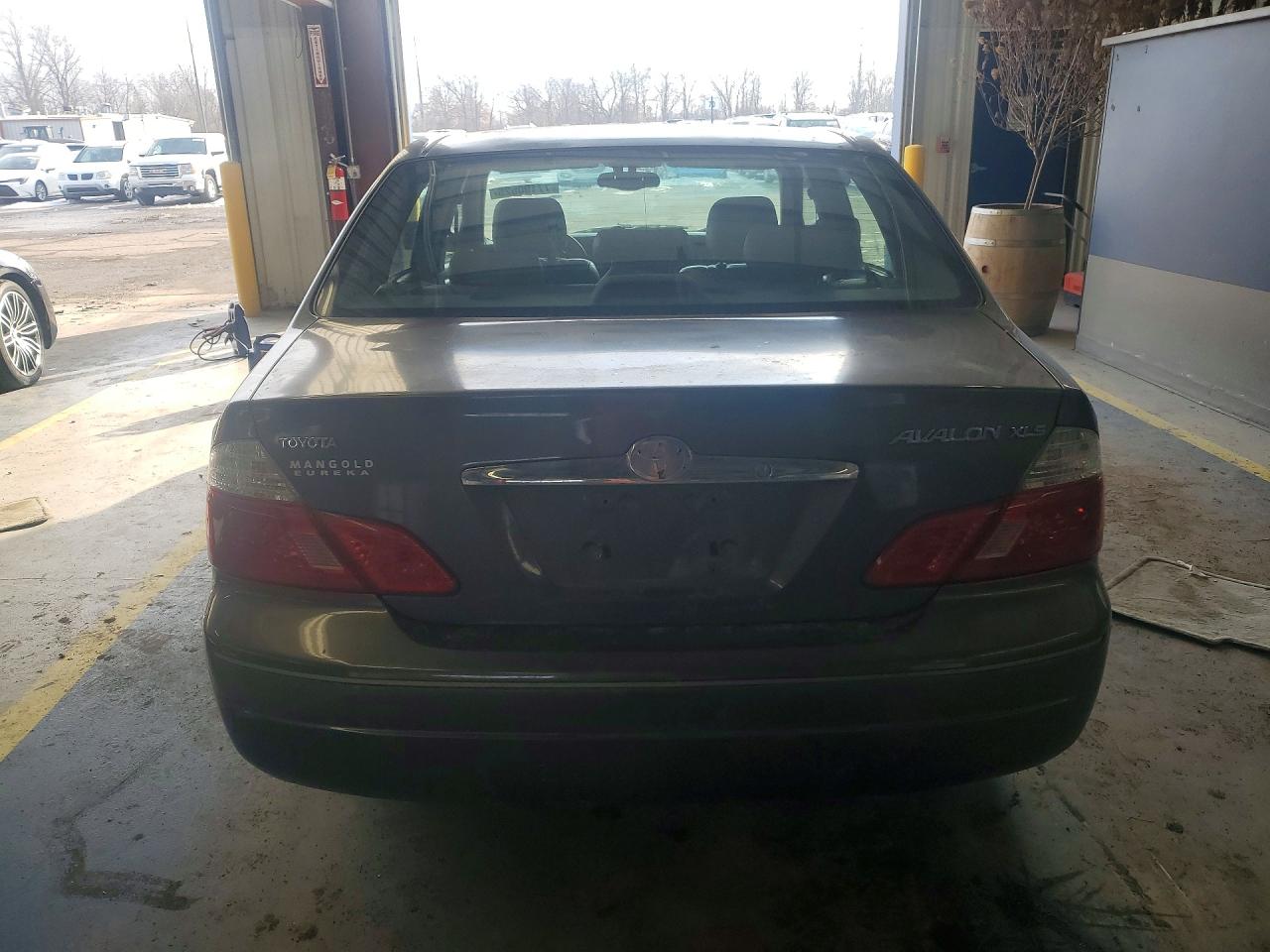 2003 TOYOTA AVALON XL photo 11