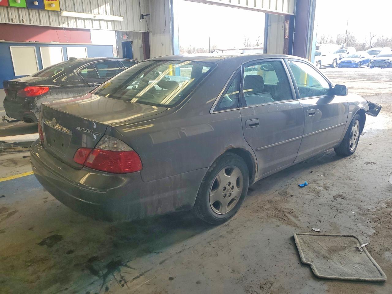 2003 TOYOTA AVALON XL photo 5