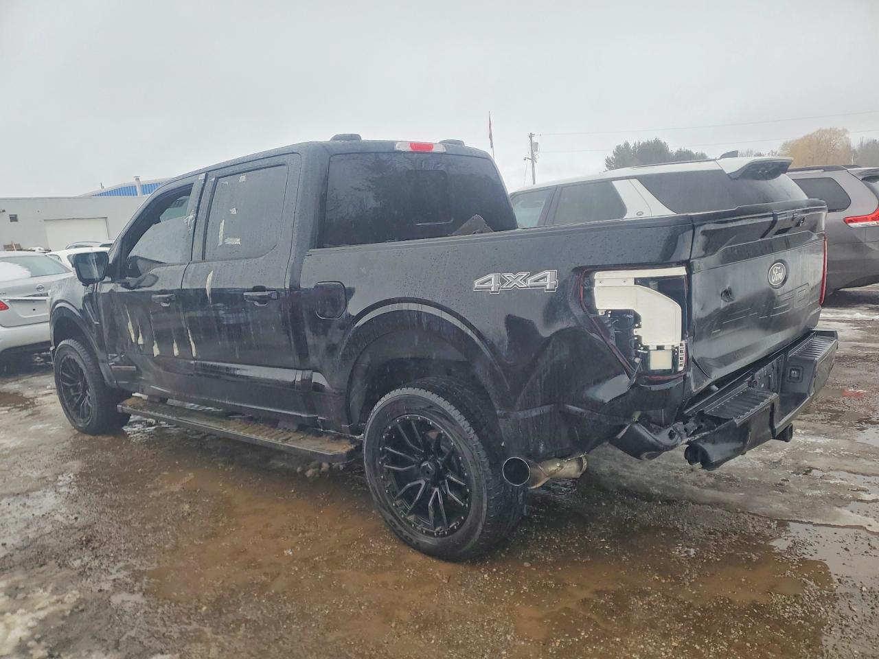 2025 FORD F150 LARIAT photo 2