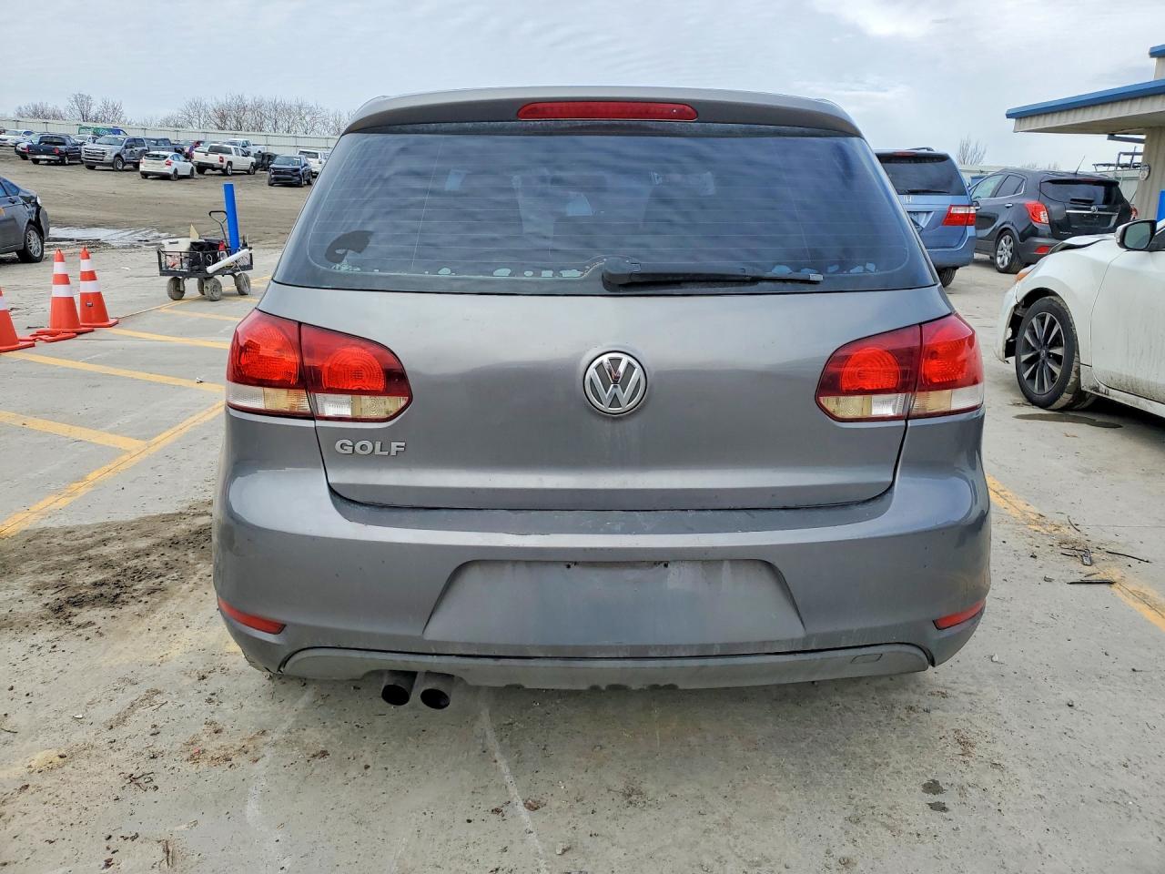2011 VOLKSWAGEN GOLF photo 16