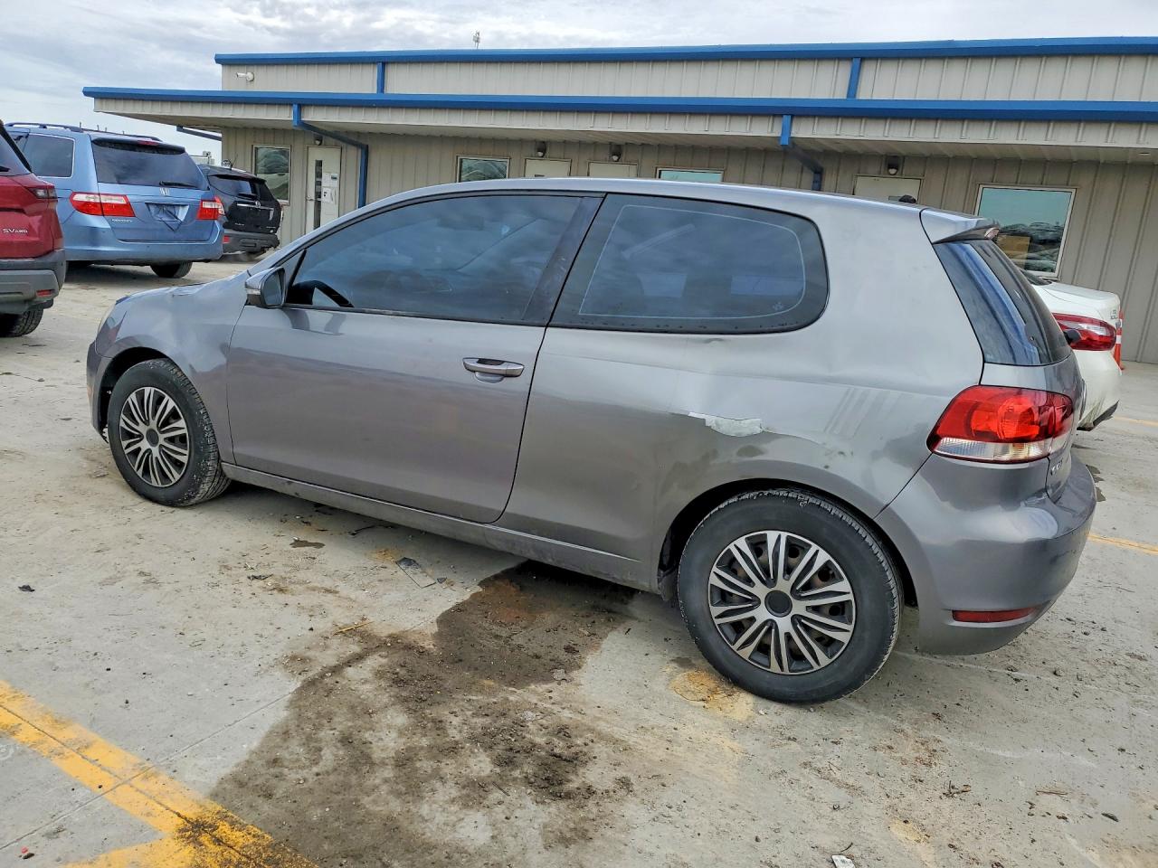 2011 VOLKSWAGEN GOLF photo 4