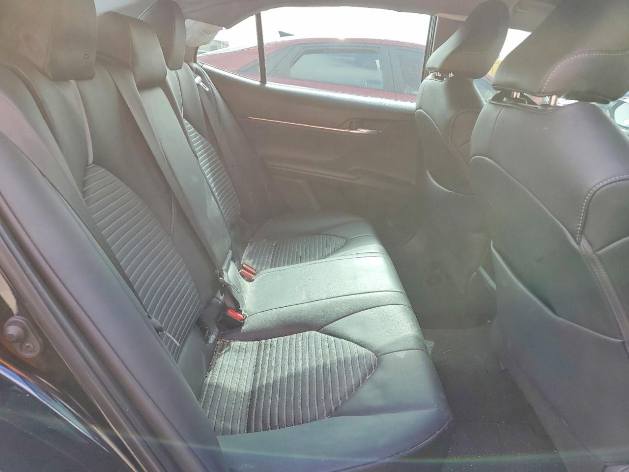 2019 TOYOTA CAMRY SE photo 10
