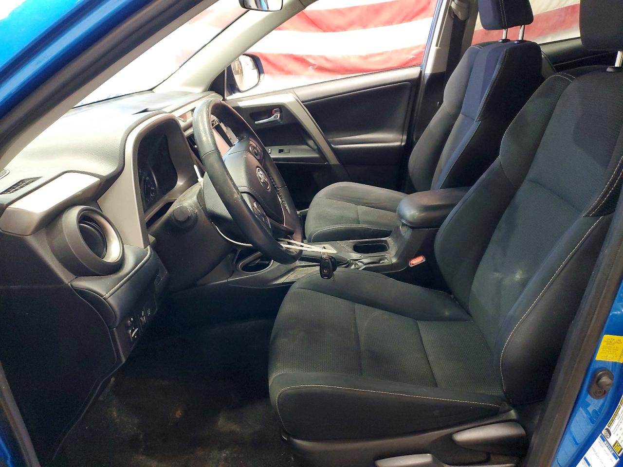 2018 TOYOTA RAV4 XLE photo 19