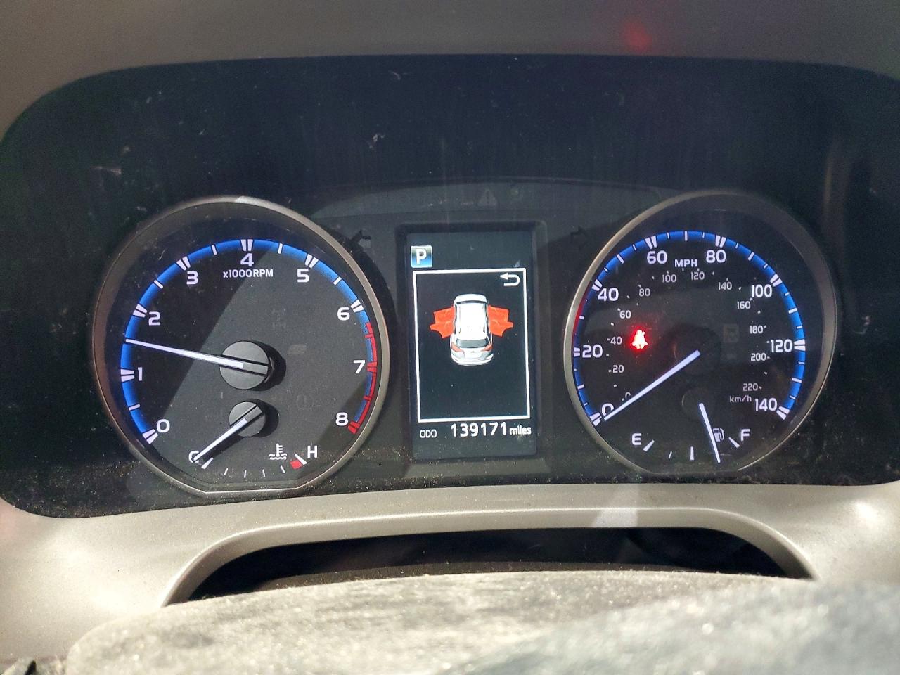 2018 TOYOTA RAV4 XLE photo 25