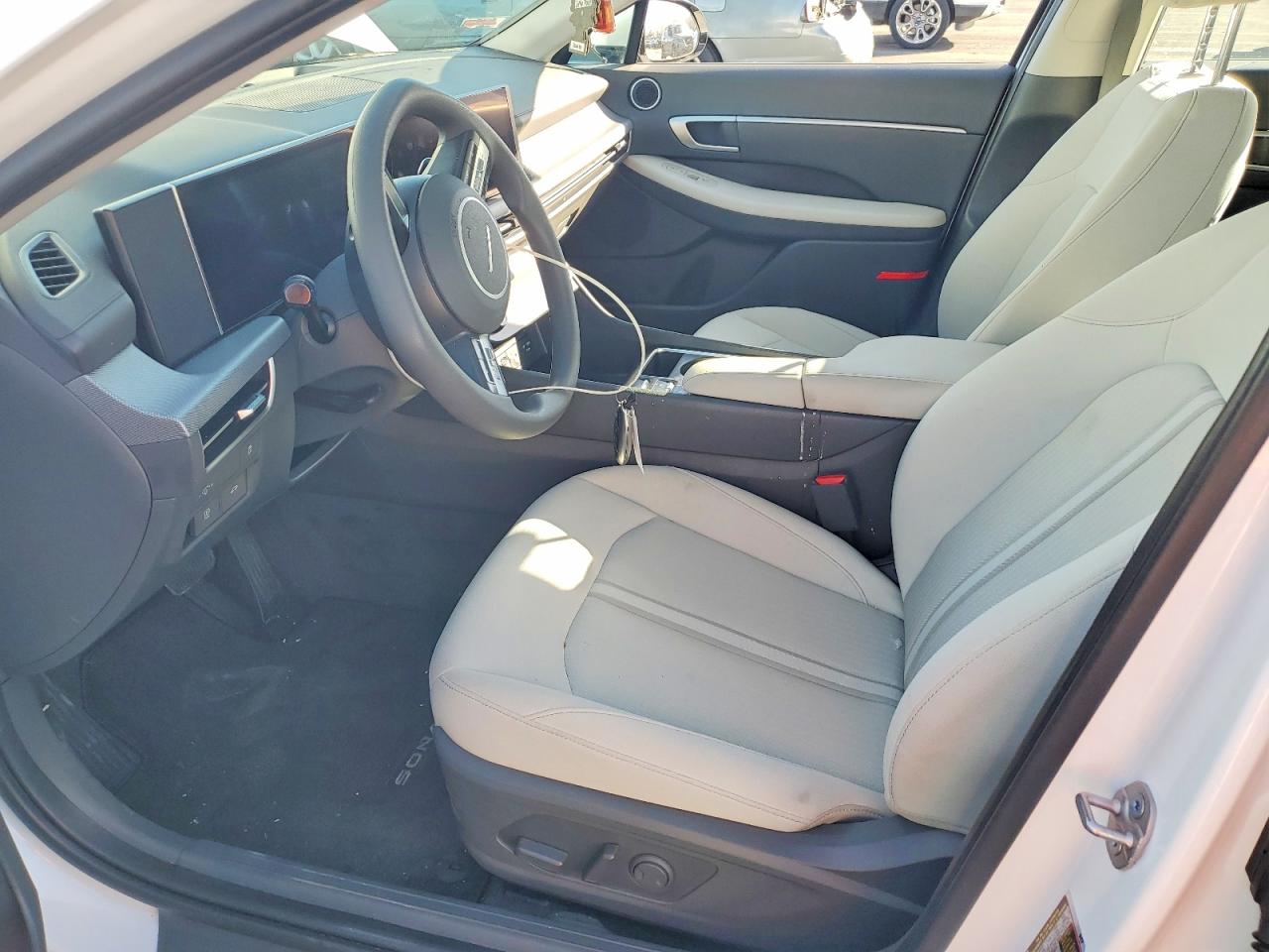 2024 HYUNDAI SONATA SEL photo 13