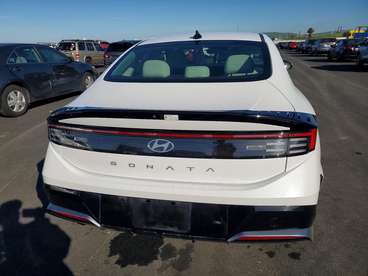 2024 HYUNDAI SONATA SEL photo 11