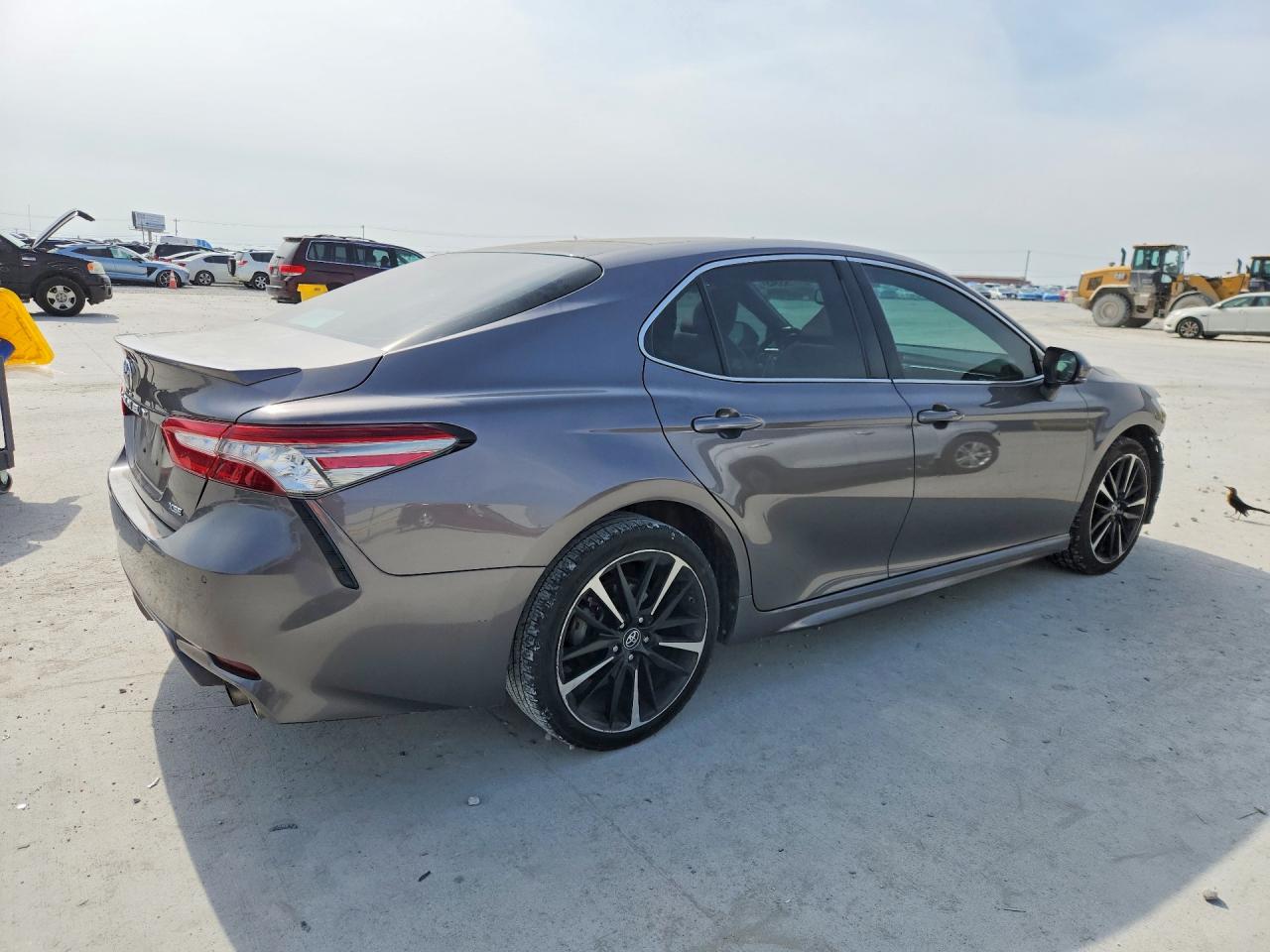 2018 TOYOTA CAMRY XSE photo 5