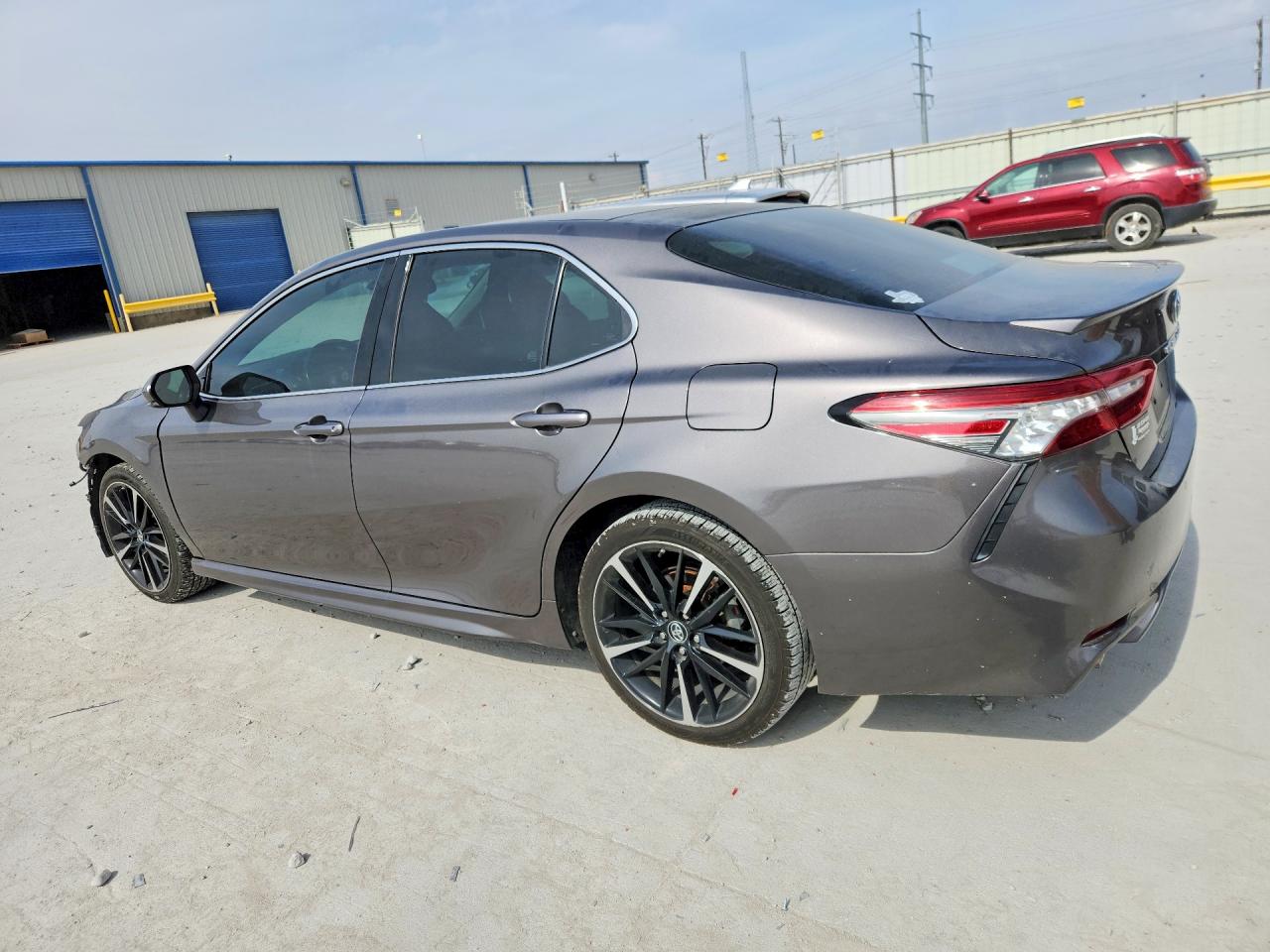 2018 TOYOTA CAMRY XSE photo 3