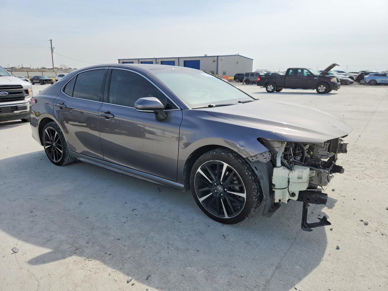 2018 TOYOTA CAMRY XSE photo 7