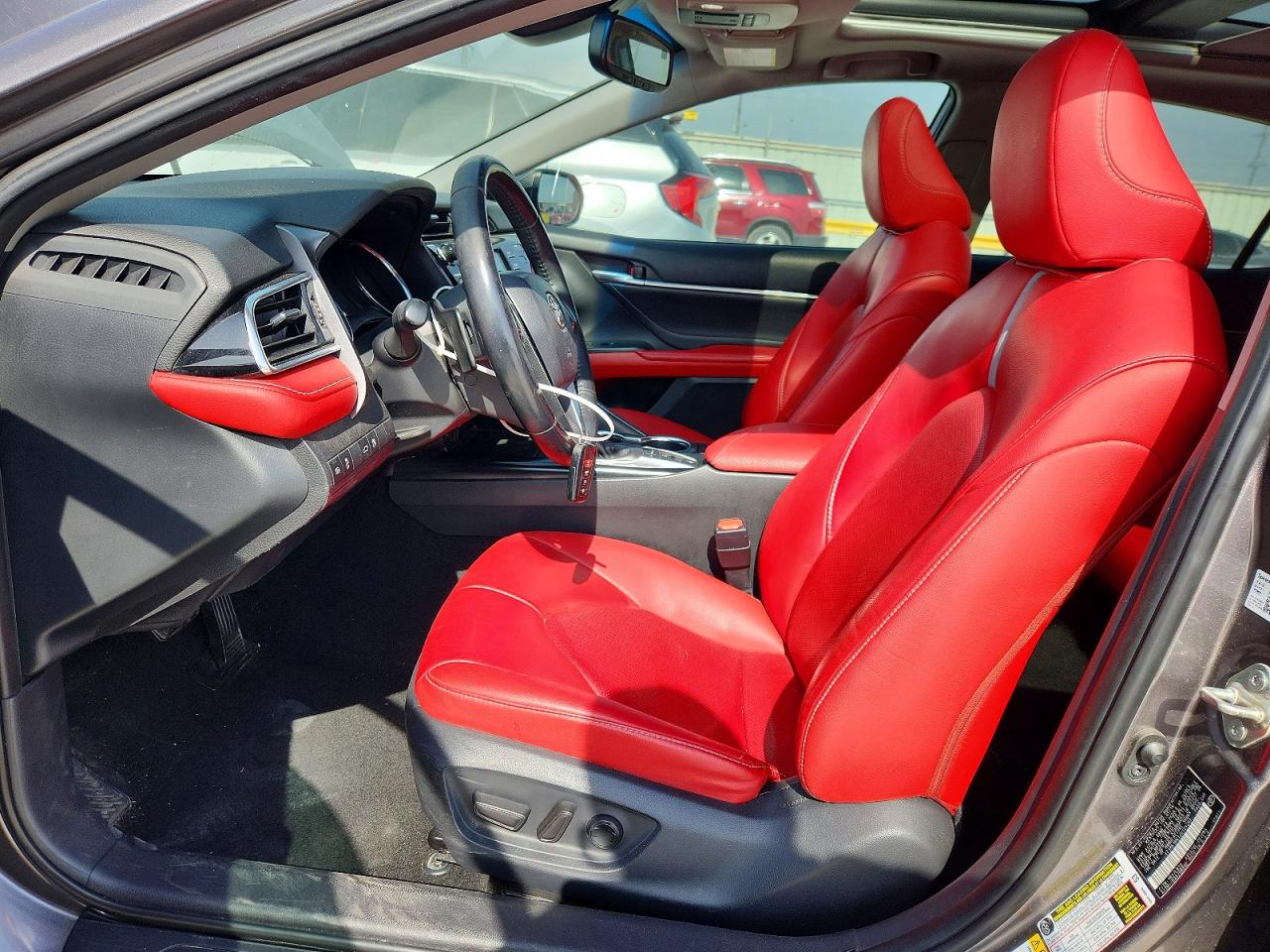 2018 TOYOTA CAMRY XSE photo 13