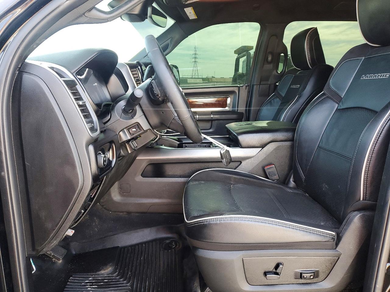 2025 RAM 2500 LARAMIE photo 7