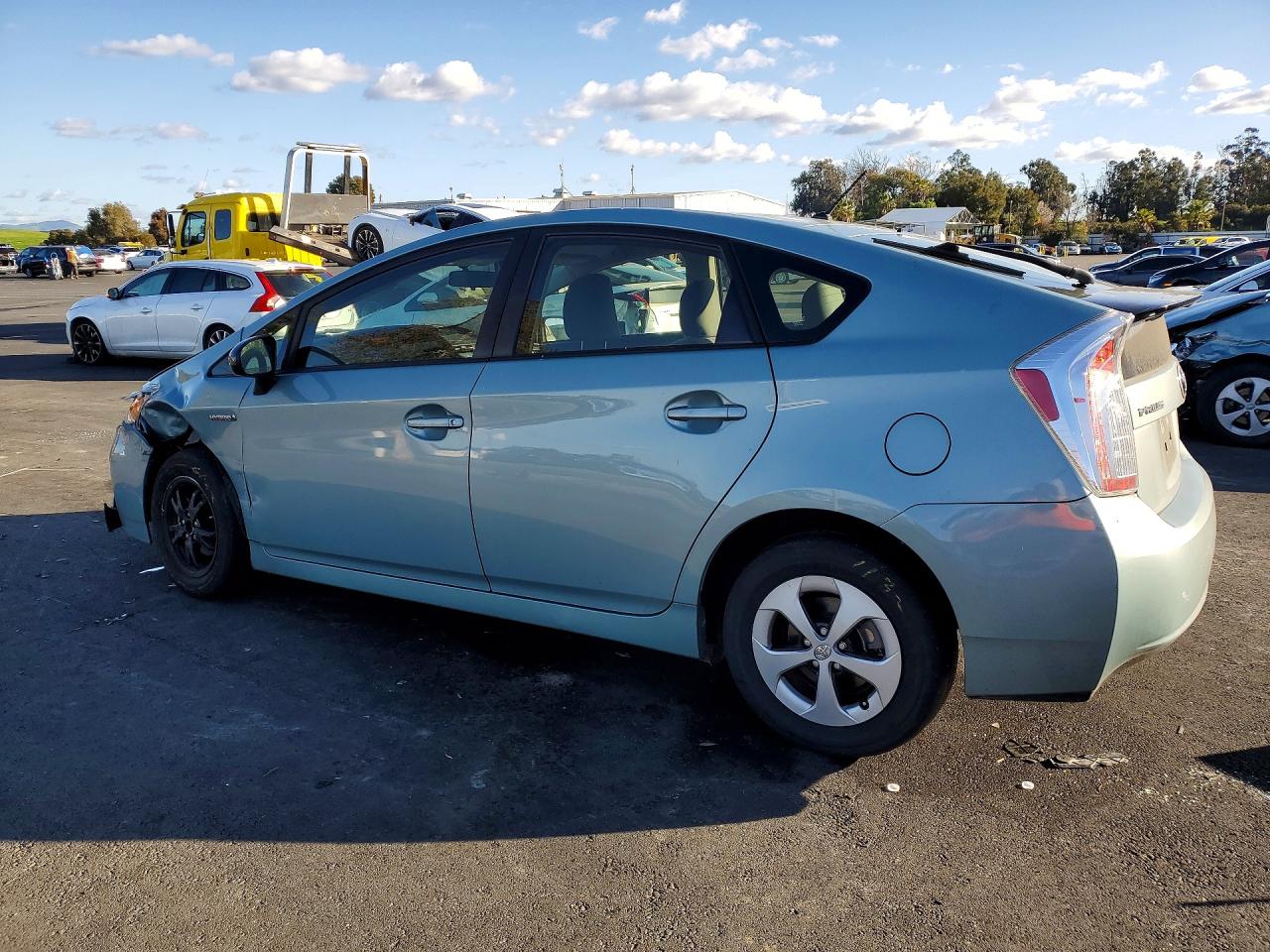 2013 TOYOTA PRIUS photo 2