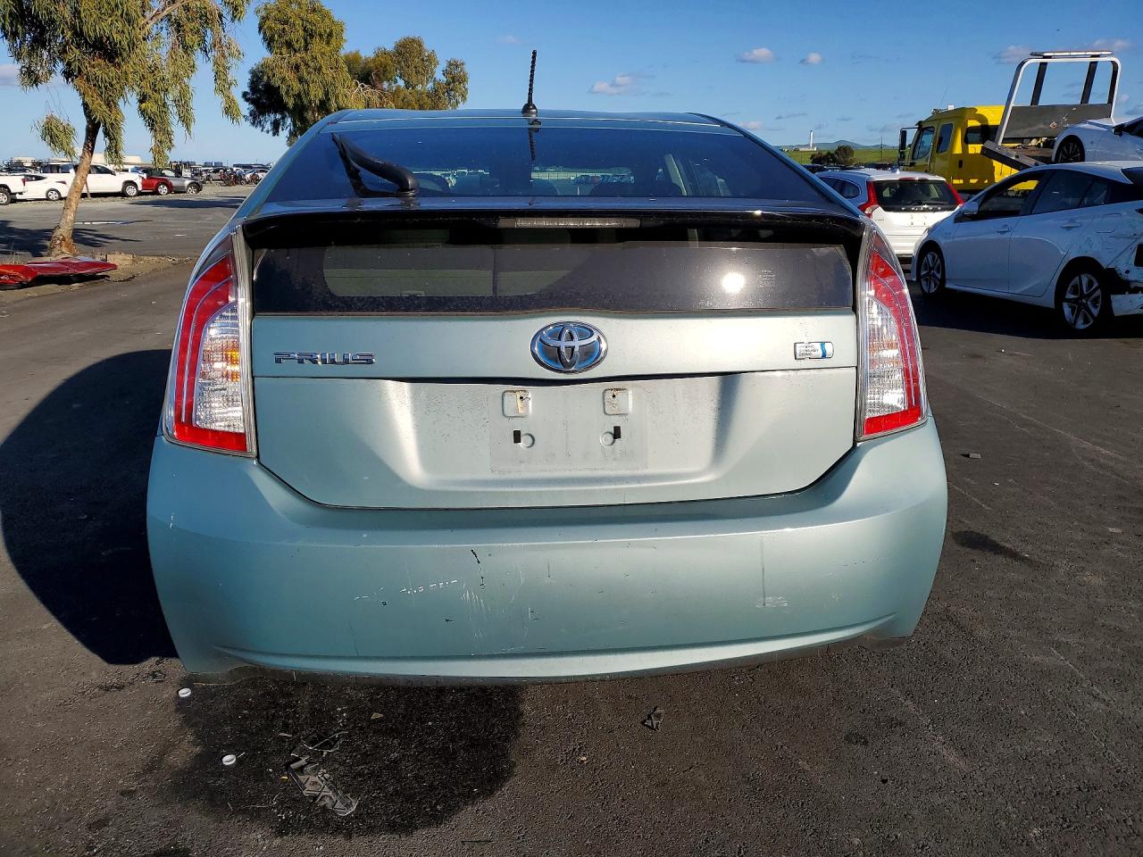 2013 TOYOTA PRIUS photo 6
