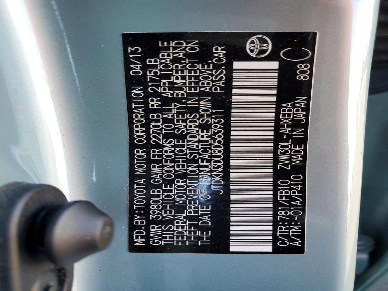 2013 TOYOTA PRIUS photo 13