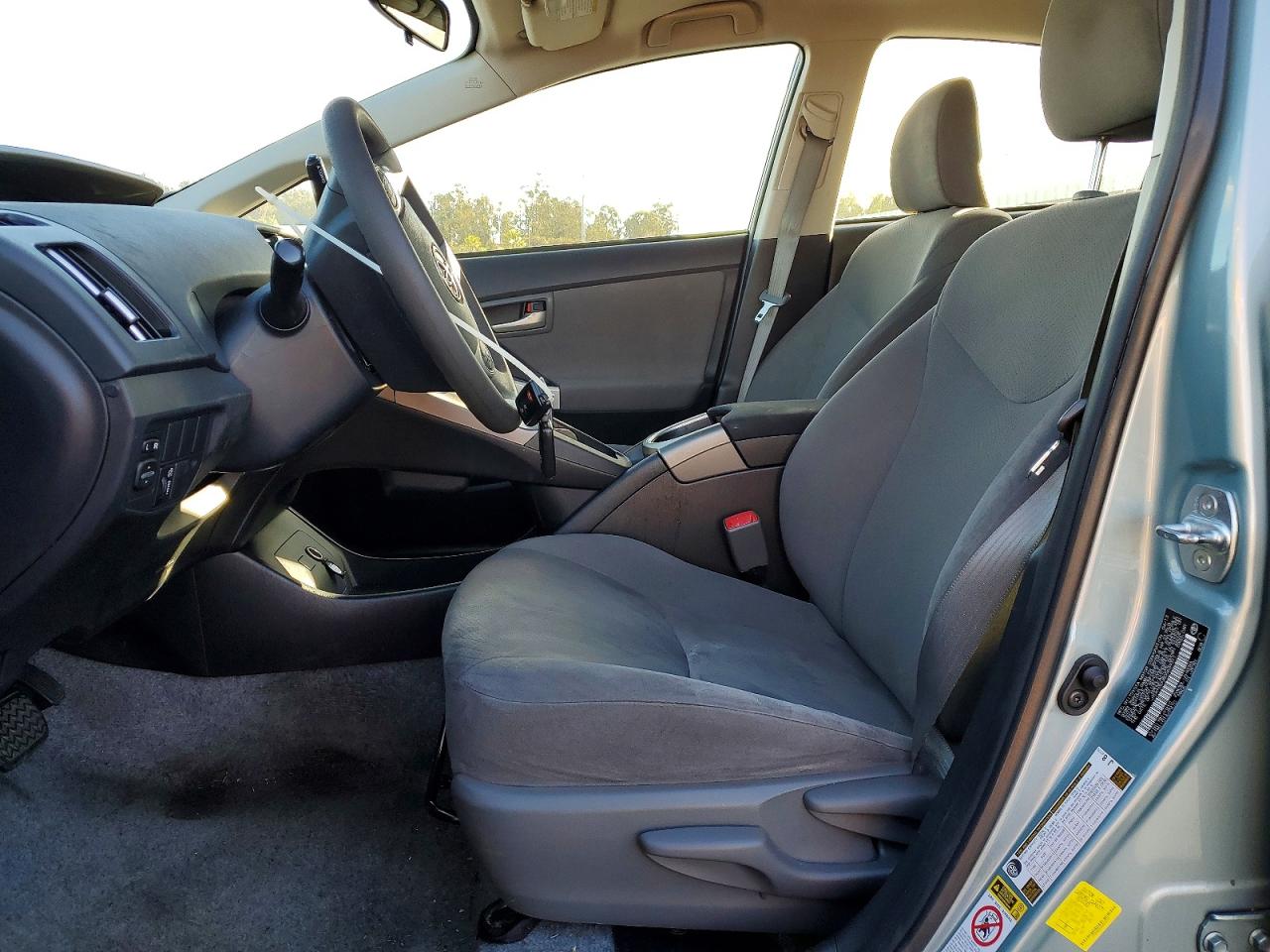 2013 TOYOTA PRIUS photo 7