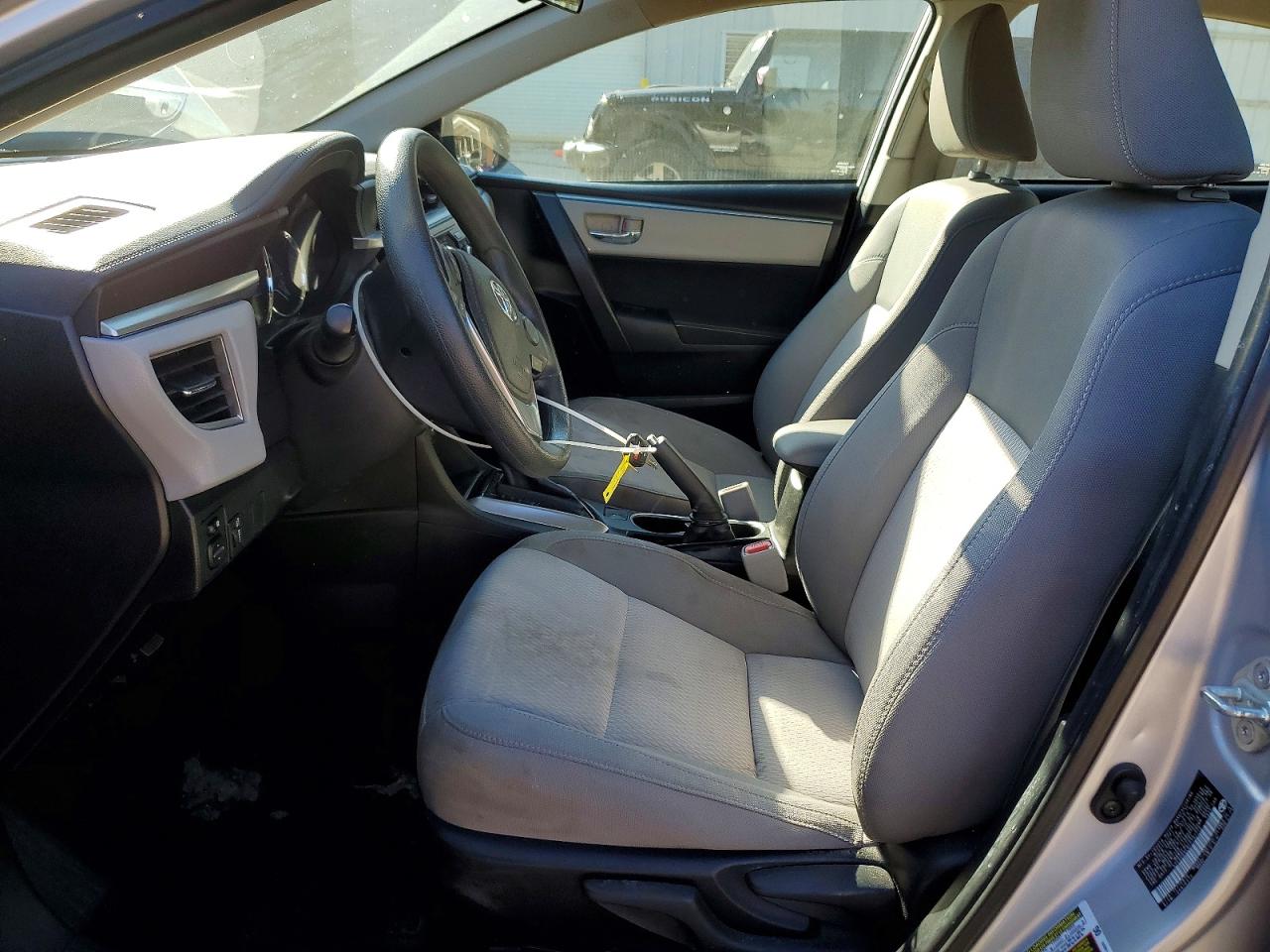 2015 TOYOTA COROLLA photo 7