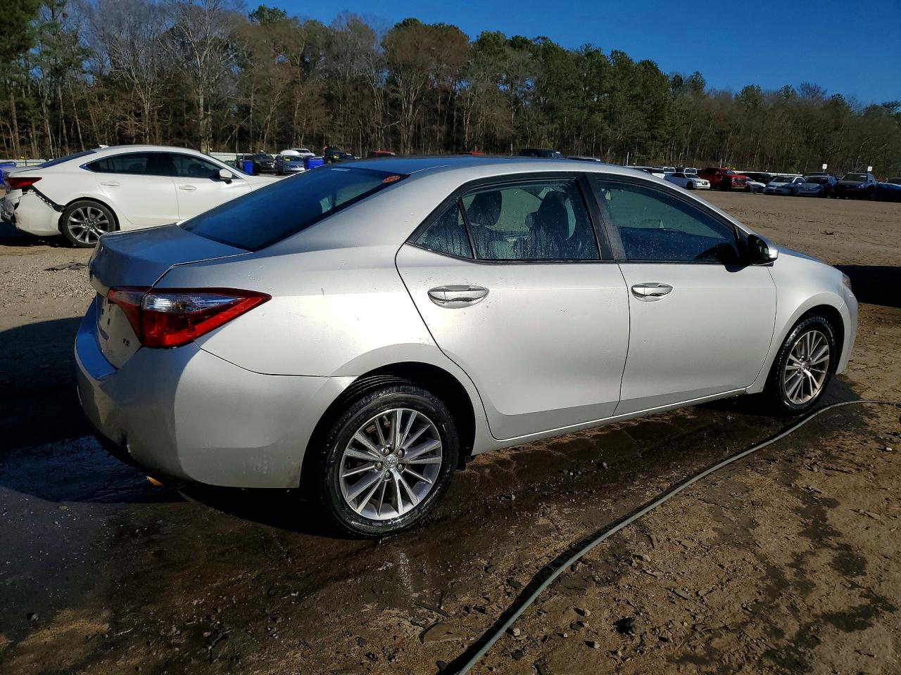 2015 TOYOTA COROLLA photo 3