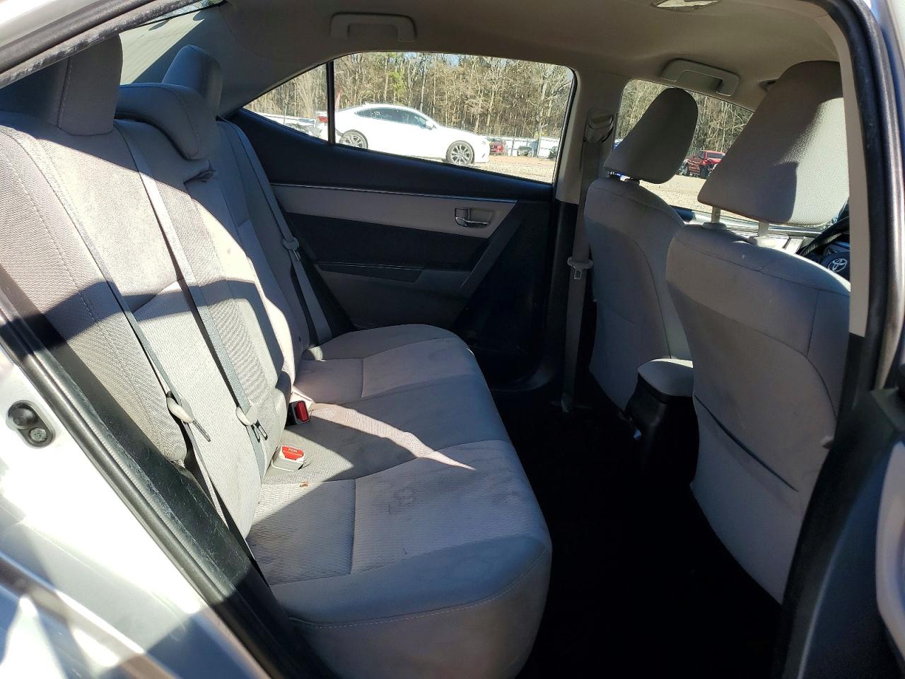 2015 TOYOTA COROLLA photo 10