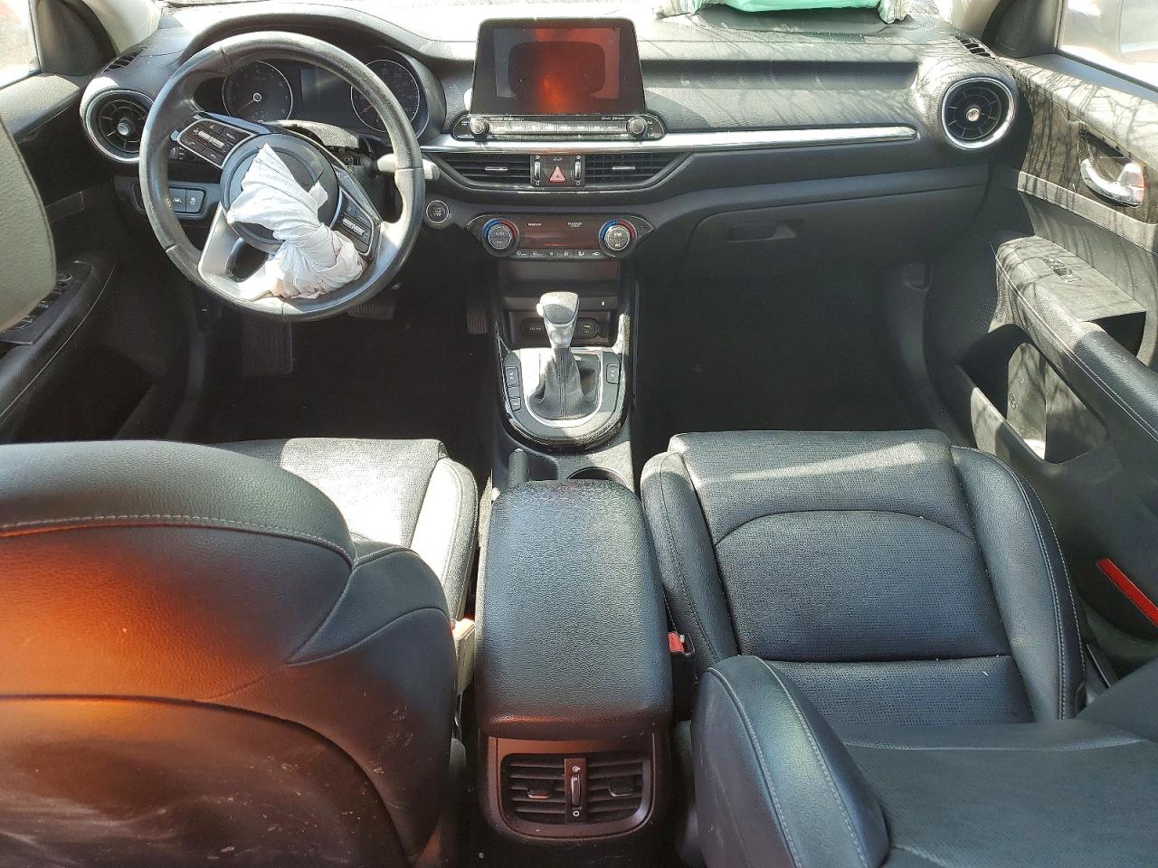 2021 KIA FORTE EX photo 8