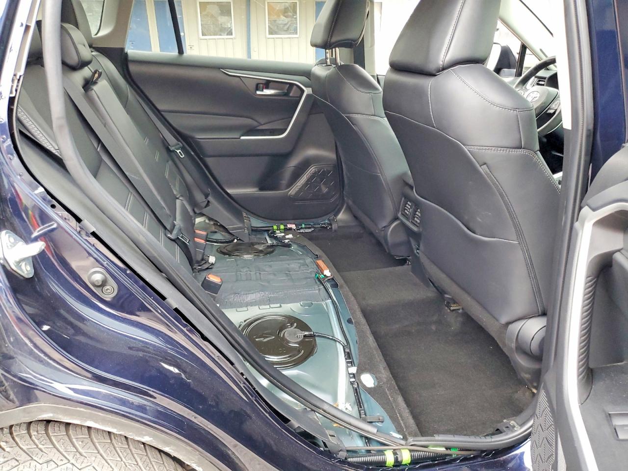 2022 TOYOTA RAV4 XLE PREMIUM photo 11