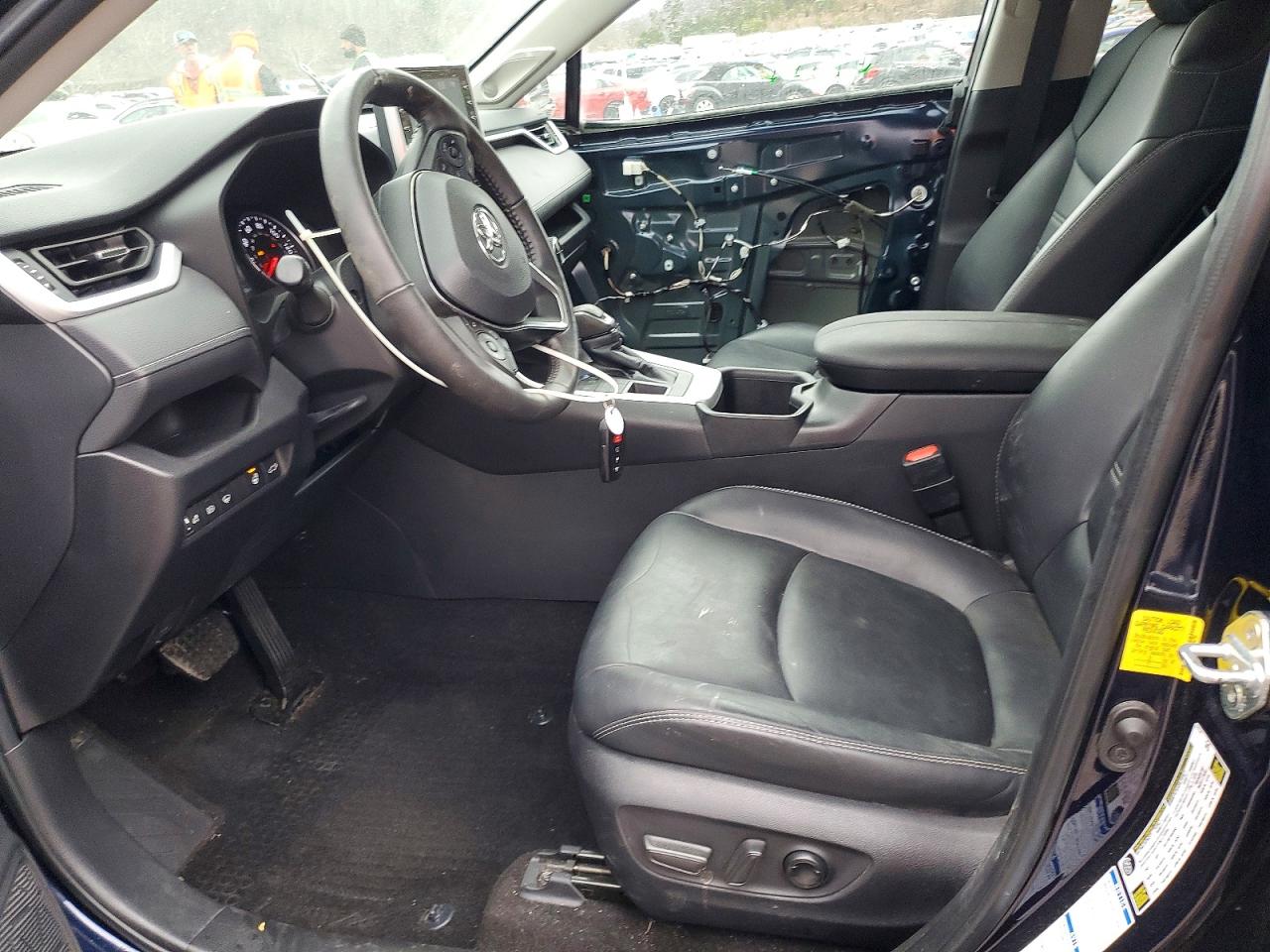 2022 TOYOTA RAV4 XLE PREMIUM photo 7
