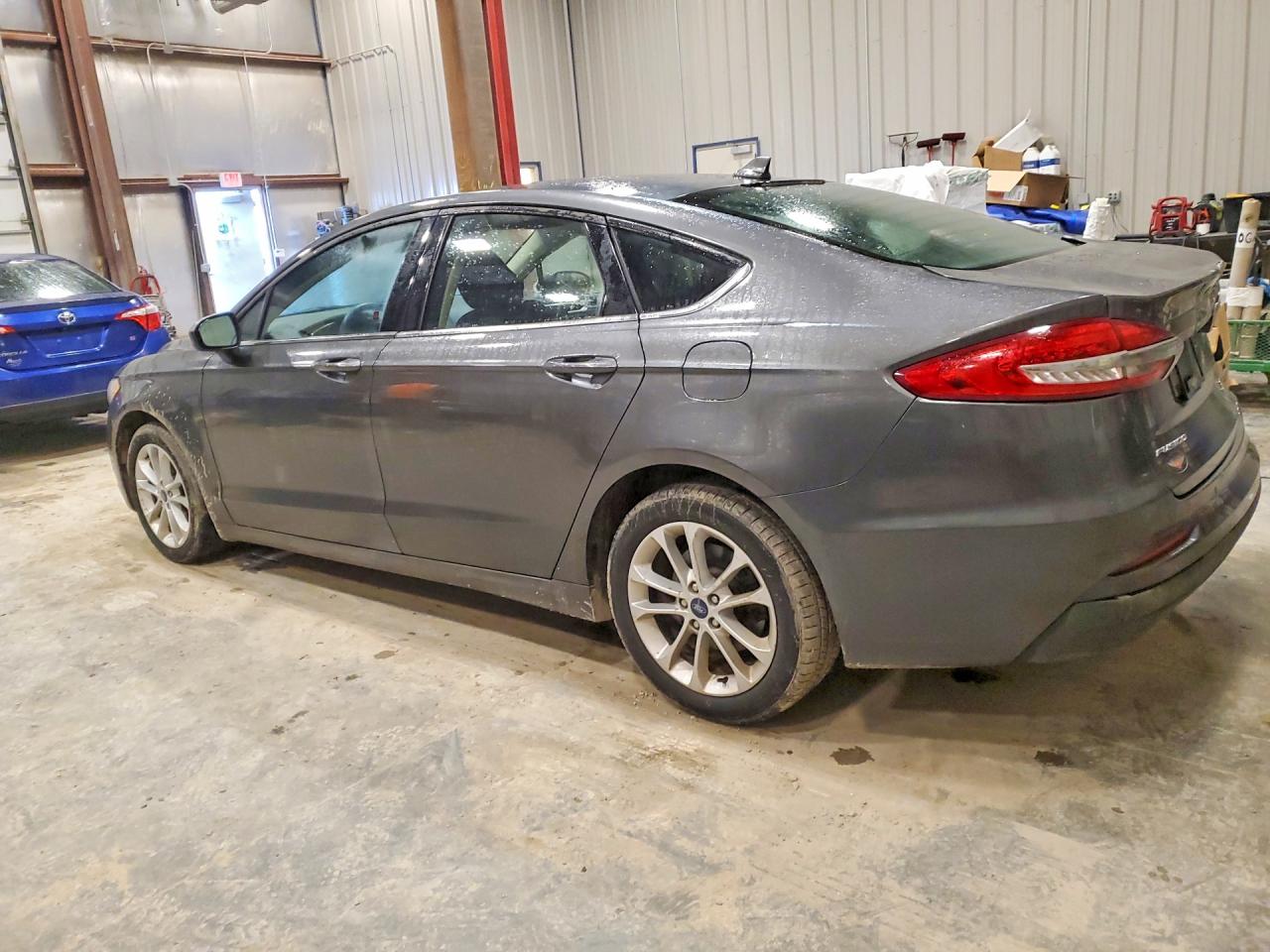 2020 FORD FUSION SE photo 2