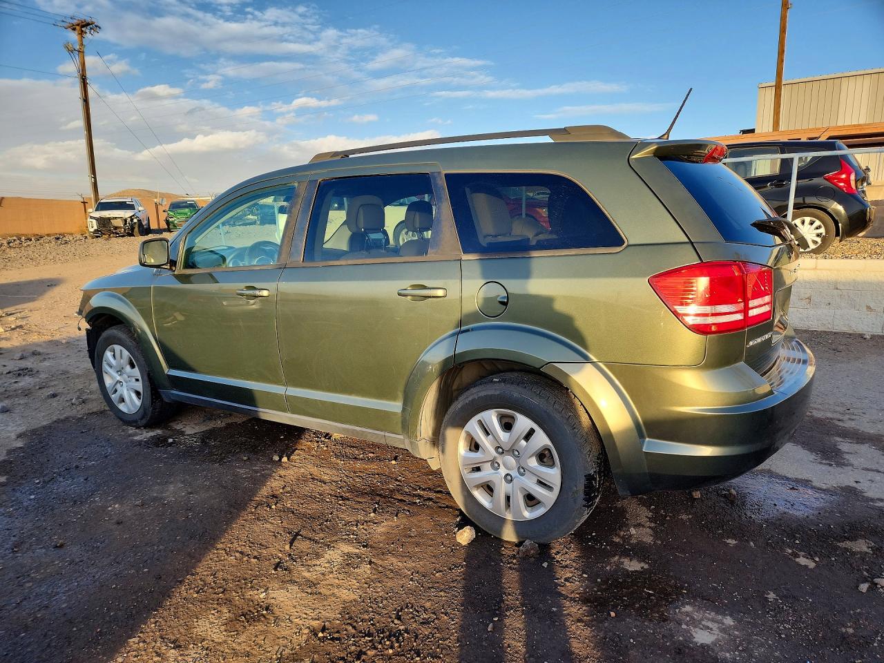2017 DODGE JOURNEY SE photo 2