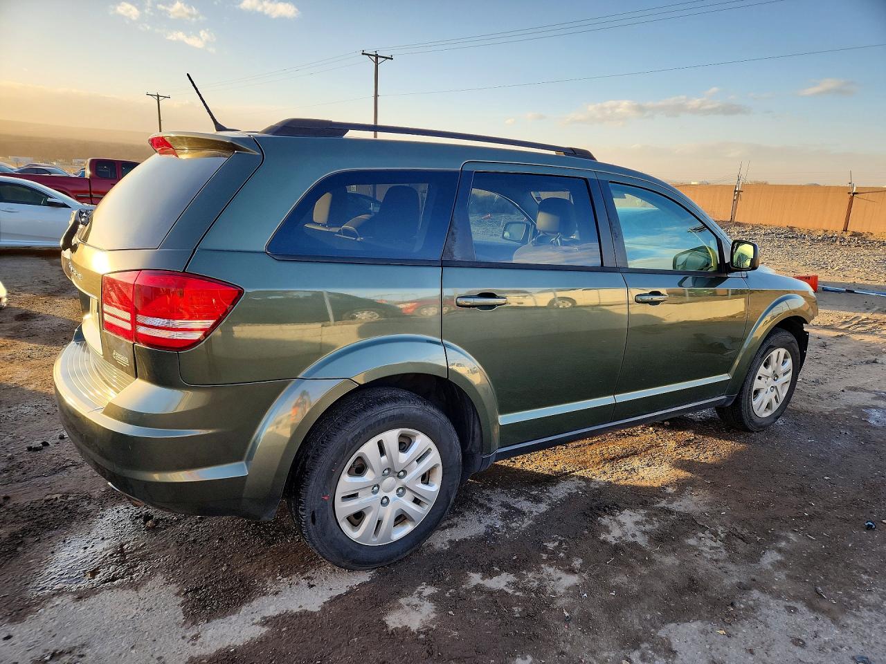 2017 DODGE JOURNEY SE photo 3