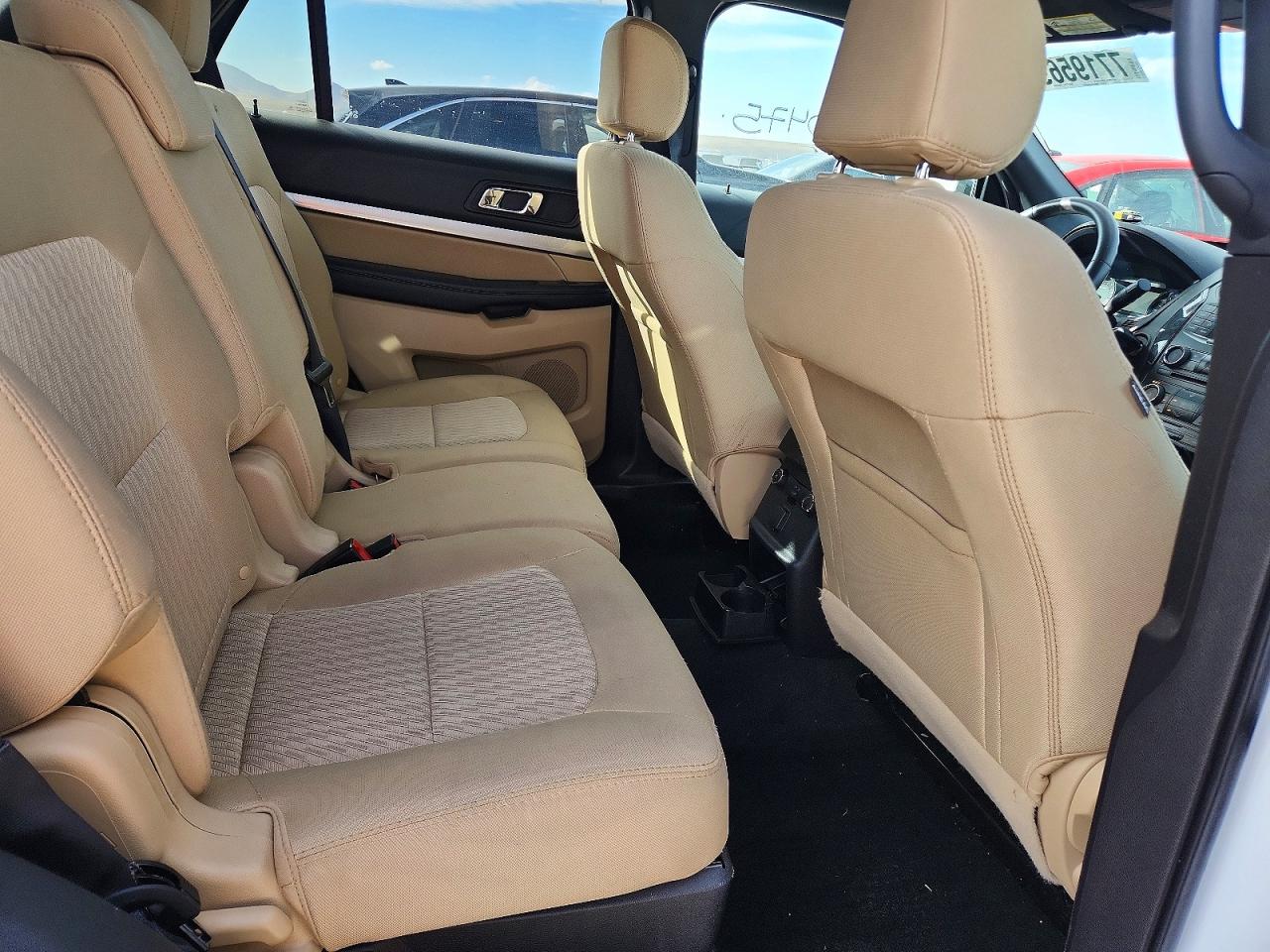 2017 FORD EXPLORER photo 10