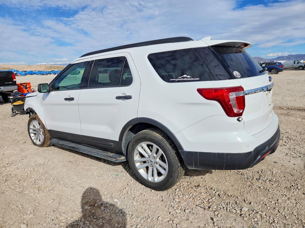 2017 FORD EXPLORER photo 2