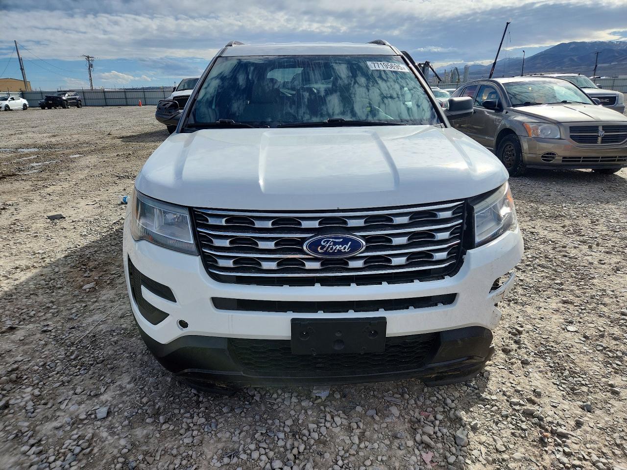 2017 FORD EXPLORER photo 5