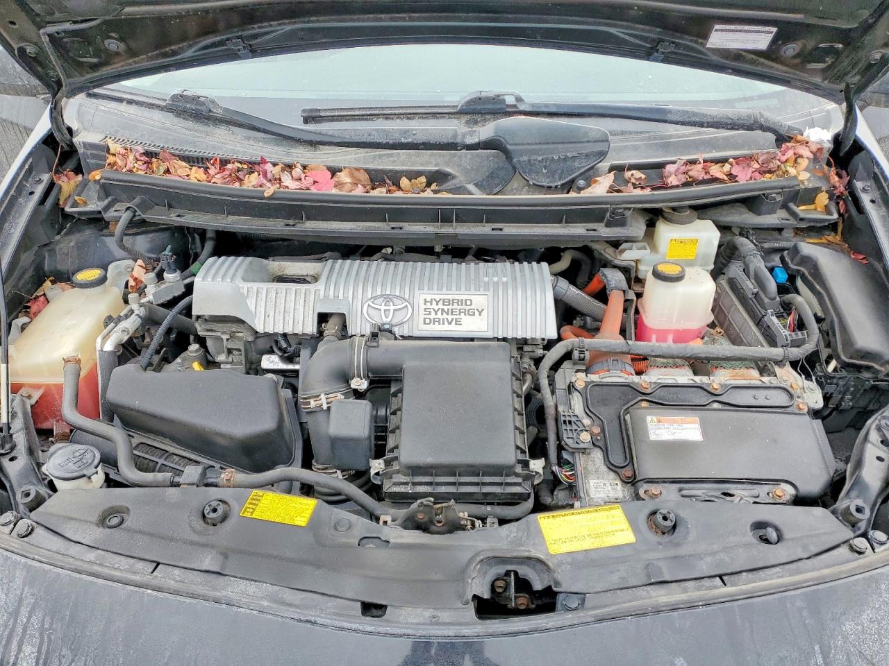 2013 TOYOTA PRIUS THREE photo 11