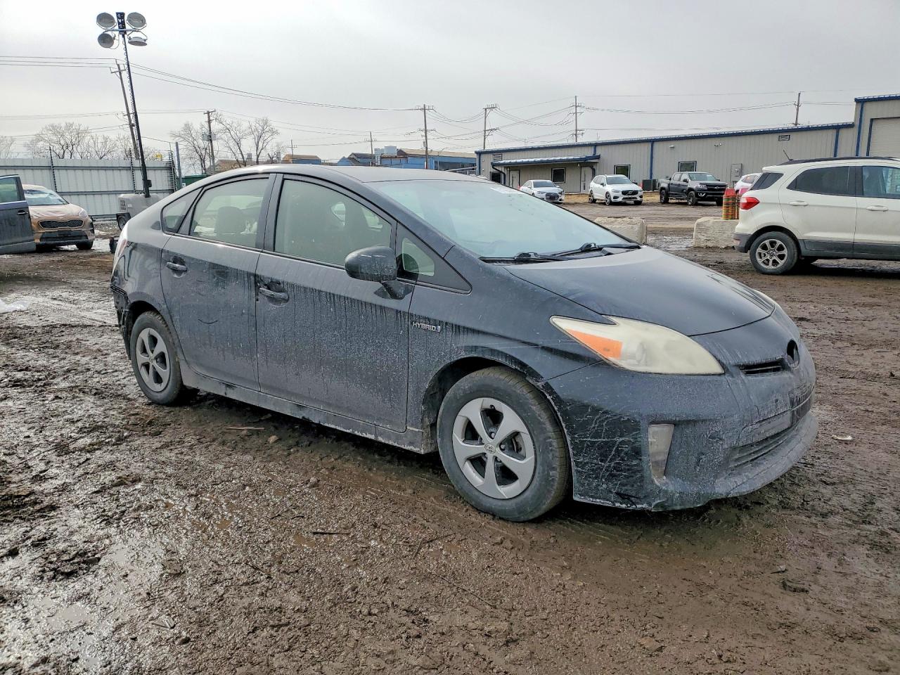 2013 TOYOTA PRIUS THREE photo 4