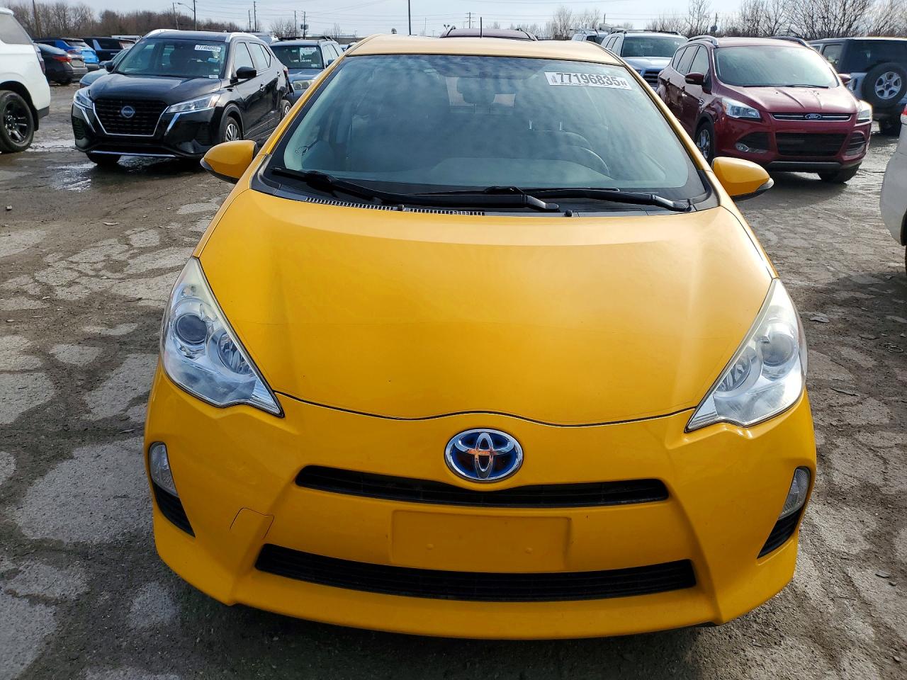 2014 TOYOTA PRIUS C photo 5