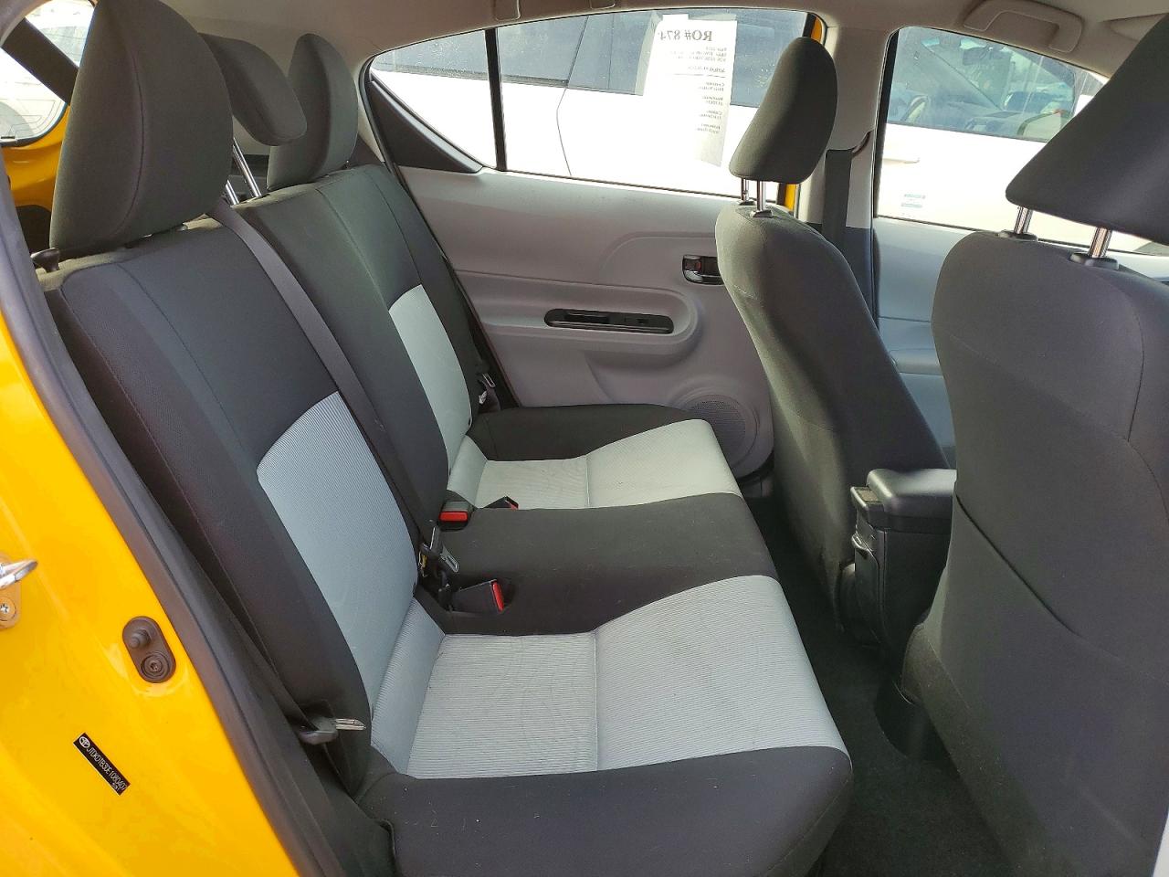 2014 TOYOTA PRIUS C photo 10