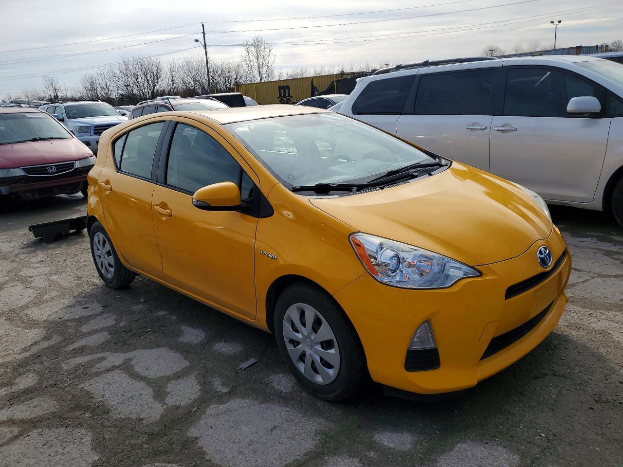 2014 TOYOTA PRIUS C photo 4