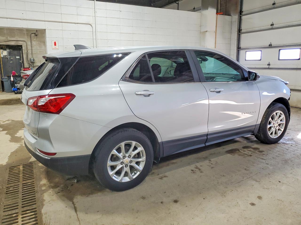 2021 CHEVROLET EQUINOX LT photo 3