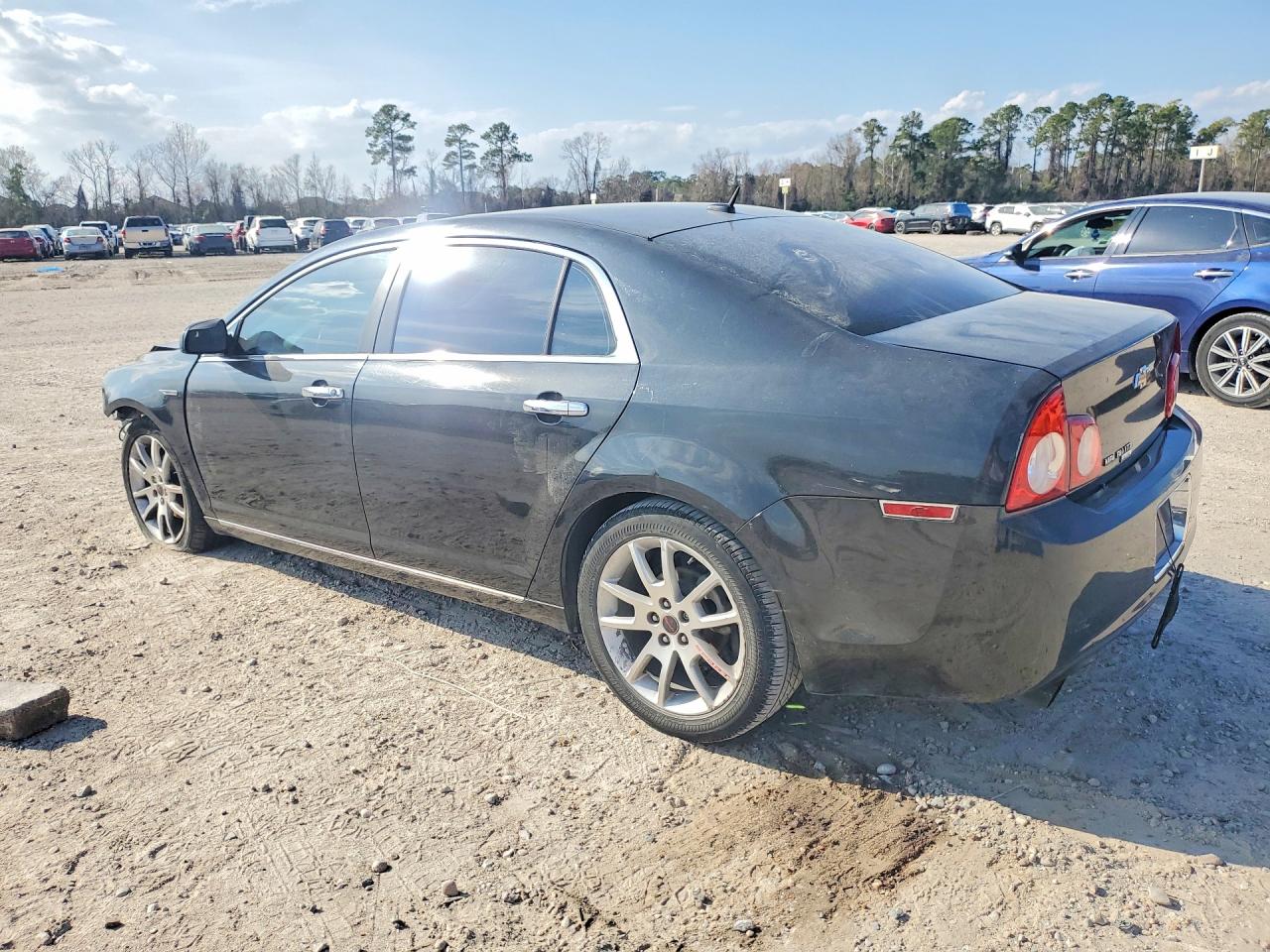 2011 CHEVROLET MALIBU LTZ photo 2