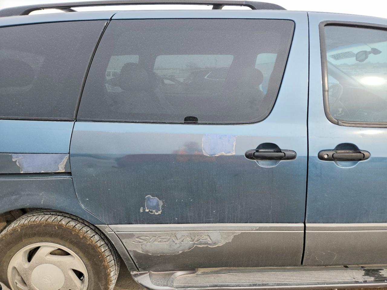 2002 TOYOTA SIENNA XLE photo 31