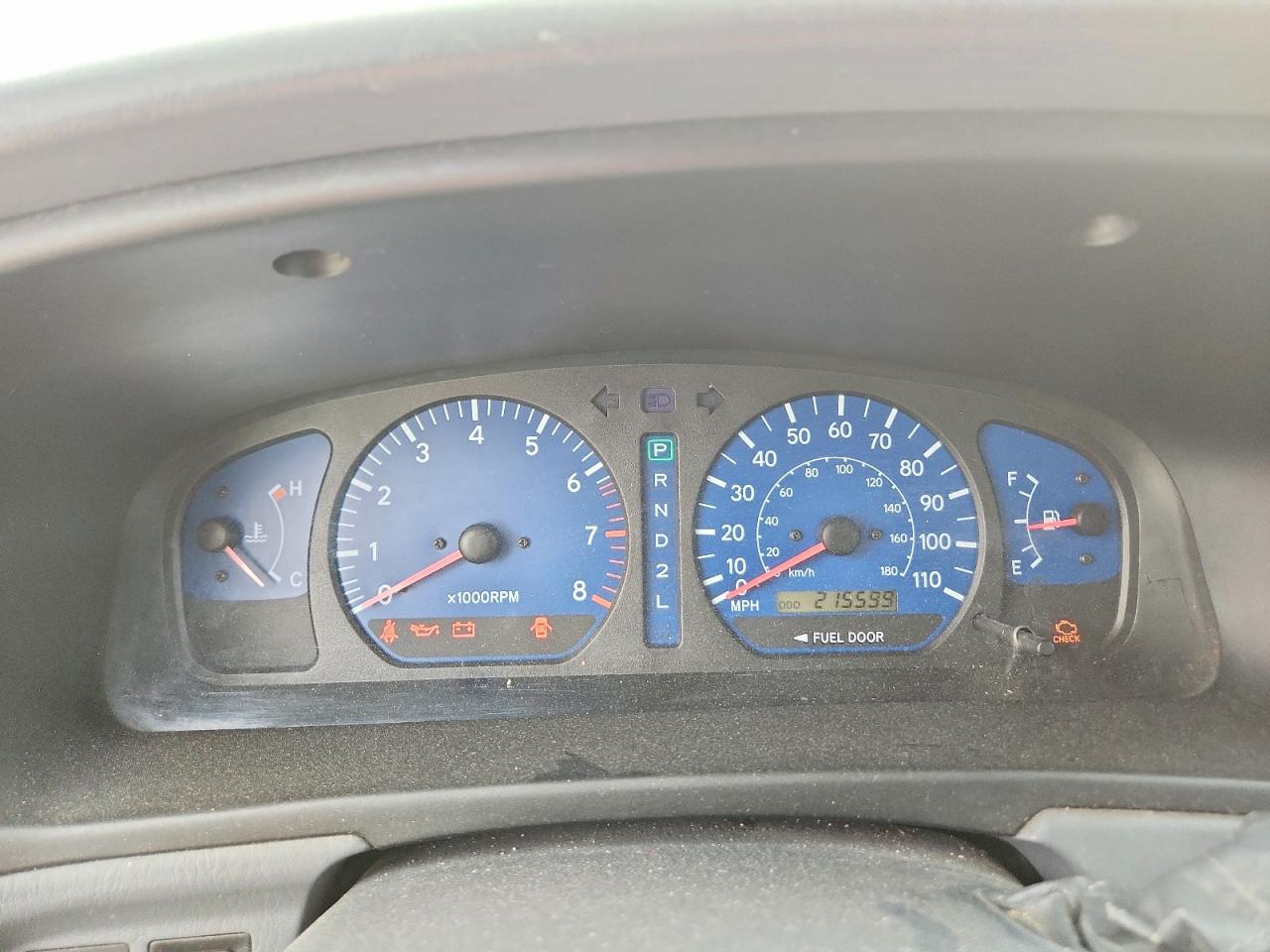 2002 TOYOTA SIENNA XLE photo 25